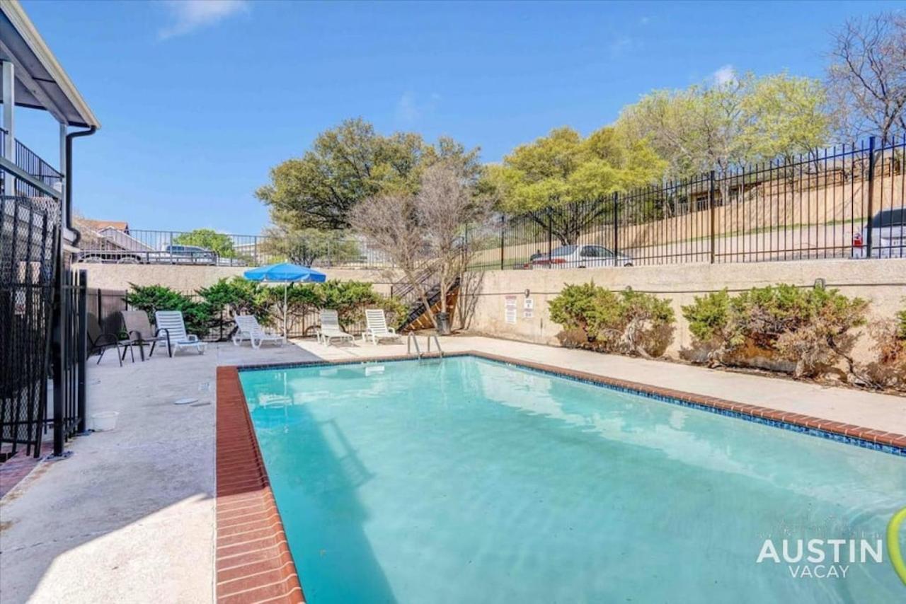 Cool Down On Riverside Free Parking And Shared Pool Austin Exteriér fotografie